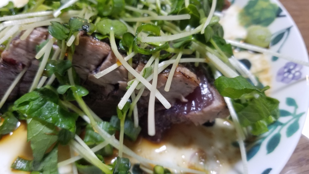 カツオを大葉とかいわれでアレンジ